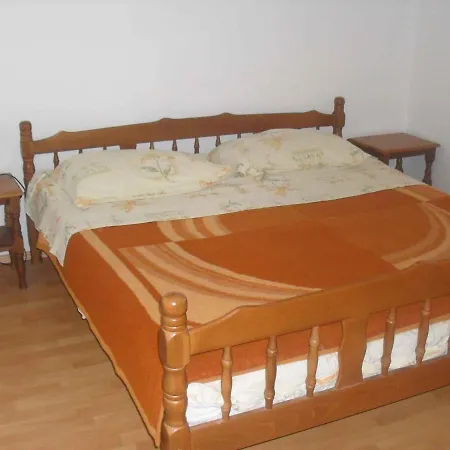 14 Apartment Lopar