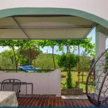 Apartment 14 Lopar