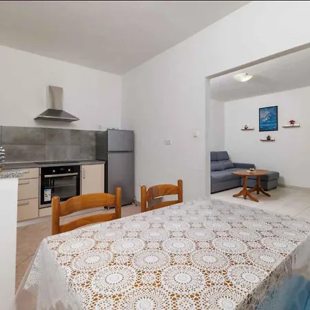 14 Apartment Lopar